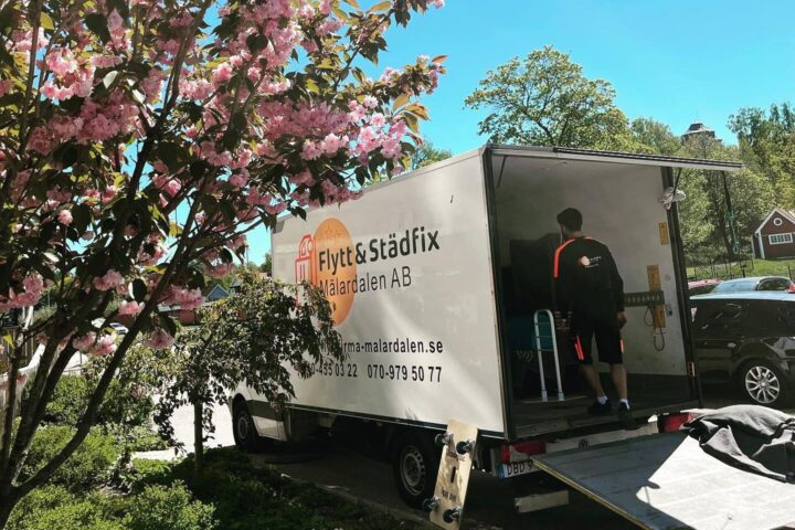 Flyttfirma Uppsala out on a job
