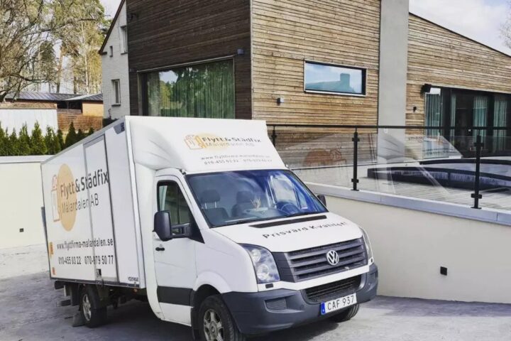 Removal vans on their way from Norberg