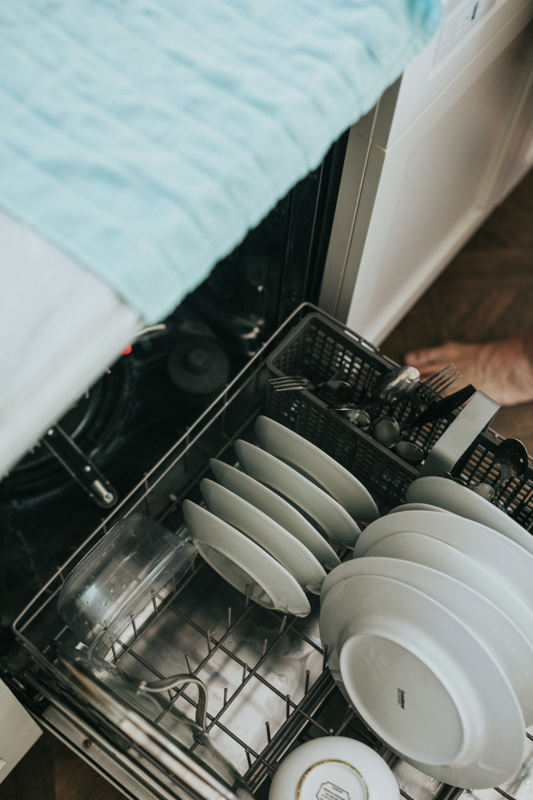 Cleaning the Dishwasher - Effective Tips and Tricks